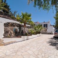 Вилла в Испании, Канарские Острова, Санта-Крус-де-Тенерифе, 374 кв.м.