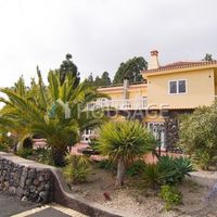 Villa in Spain, Canary Islands, Santa Cruz de Tenerife, 233 sq.m.