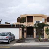 Villa in Spain, Canary Islands, Santa Cruz de Tenerife, 138 sq.m.