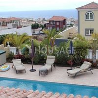 Villa in Spain, Canary Islands, Santa Cruz de Tenerife, 240 sq.m.