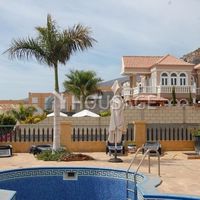 Villa in Spain, Canary Islands, Santa Cruz de Tenerife, 180 sq.m.