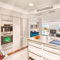 Вилла на первой линии моря/озера на Кипре, Протарас, 235 кв.м.