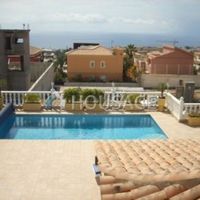 Вилла в Испании, Канарские Острова, Санта-Крус-де-Тенерифе, 139 кв.м.