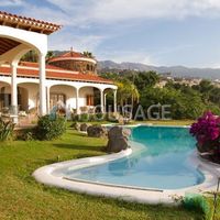 Villa in Spain, Canary Islands, Santa Cruz de Tenerife, 800 sq.m.