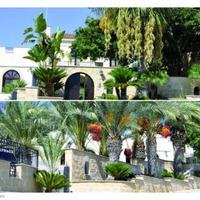 Вилла на первой линии моря/озера на Кипре, Пафос, 1267 кв.м.