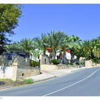 Вилла на первой линии моря/озера на Кипре, Пафос, 1267 кв.м.