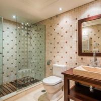 Flat at the first line of the sea / lake in Spain, Andalucia, 224 sq.m.