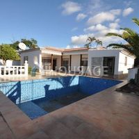 Вилла в Испании, Канарские Острова, Санта-Крус-де-Тенерифе, 130 кв.м.