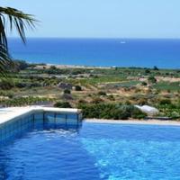 Дом на первой линии моря/озера на Кипре, Протарас, 152 кв.м.