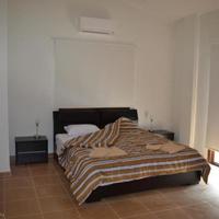 Дом на первой линии моря/озера на Кипре, Протарас, 152 кв.м.