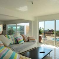 Вилла на первой линии моря/озера на Кипре, Протарас, 500 кв.м.