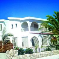 House in Republic of Cyprus, Eparchia Pafou, 300 sq.m.