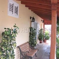 Villa in Spain, Canary Islands, Santa Cruz de Tenerife, 247 sq.m.