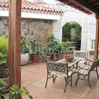 Villa in Spain, Canary Islands, Santa Cruz de Tenerife, 247 sq.m.
