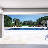 Вилла на второй линии моря/озера, в пригороде в Португалии, Албуфейра, 700 кв.м.