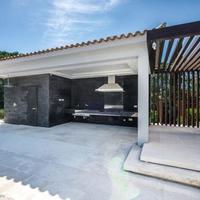 Вилла на второй линии моря/озера, в пригороде в Португалии, Албуфейра, 700 кв.м.