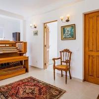 Villa at the second line of the sea / lake, in the suburbs in Portugal, Albufeira, 346 sq.m.