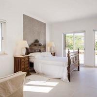 Villa at the second line of the sea / lake, in the suburbs in Portugal, Albufeira, 346 sq.m.