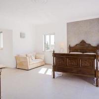 Villa at the second line of the sea / lake, in the suburbs in Portugal, Albufeira, 346 sq.m.