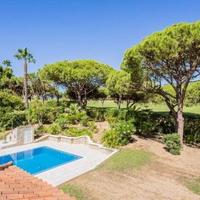 Villa at the second line of the sea / lake, in the suburbs in Portugal, Albufeira, 346 sq.m.