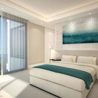 Townhouse at the first line of the sea / lake in Spain, Andalucia, 325 sq.m.