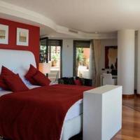 Penthouse at the first line of the sea / lake in Spain, Andalucia, 821 sq.m.