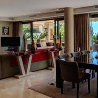 Penthouse at the first line of the sea / lake in Spain, Andalucia, 821 sq.m.