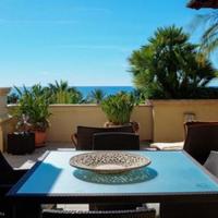 Penthouse at the first line of the sea / lake in Spain, Andalucia, 821 sq.m.