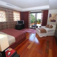 Penthouse at the first line of the sea / lake in Spain, Andalucia, 821 sq.m.