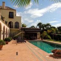 Дом на первой линии моря/озера в Испании, Андалусия, 1157 кв.м.