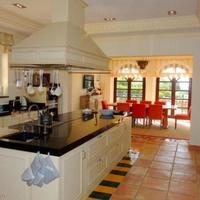 Дом на первой линии моря/озера в Испании, Андалусия, 1157 кв.м.