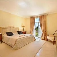 Вилла на второй линии моря/озера, в пригороде в Португалии, Албуфейра, 695 кв.м.