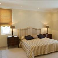 Вилла на второй линии моря/озера, в пригороде в Португалии, Албуфейра, 695 кв.м.