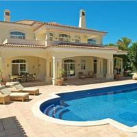 Вилла на второй линии моря/озера, в пригороде в Португалии, Албуфейра, 695 кв.м.