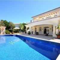 Вилла на второй линии моря/озера, в пригороде в Португалии, Албуфейра, 695 кв.м.