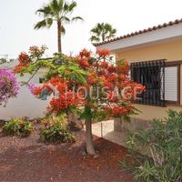 Villa in Spain, Canary Islands, Santa Cruz de Tenerife, 200 sq.m.