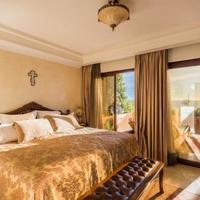 Квартира на первой линии моря/озера в Испании, Андалусия, 225 кв.м.