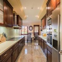 Квартира на первой линии моря/озера в Испании, Андалусия, 225 кв.м.