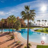 Квартира на первой линии моря/озера в Испании, Андалусия, 225 кв.м.