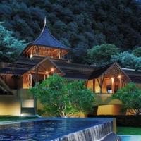 Villa at the first line of the sea / lake, in the suburbs in Thailand, Phuket, 670 sq.m.