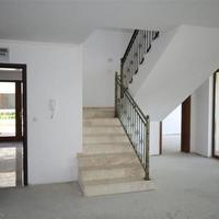 Apartment at the first line of the sea / lake, in the suburbs in Bulgaria, Burgas Province, Elenite