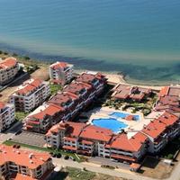 Apartment at the first line of the sea / lake, in the suburbs in Bulgaria, Burgas Province, Elenite
