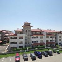 Apartment at the first line of the sea / lake, in the suburbs in Bulgaria, Burgas Province, Elenite