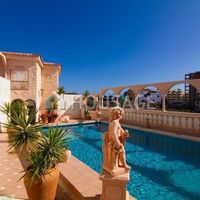 Villa in Spain, Canary Islands, Santa Cruz de Tenerife