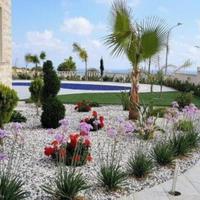 Дом на первой линии моря/озера на Кипре, Протарас, 300 кв.м.