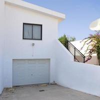 Villa at the first line of the sea / lake in Republic of Cyprus, Eparchia Pafou, 240 sq.m.