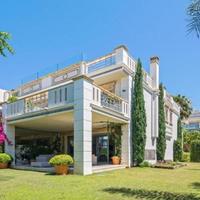 Townhouse in Spain, Andalucia, 605 sq.m.