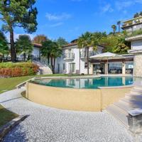 Вилла на первой линии моря/озера в Италии, Палау, 350 кв.м.