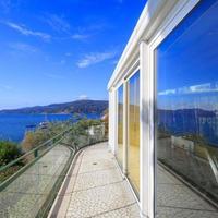 Вилла на первой линии моря/озера в Италии, Палау, 350 кв.м.