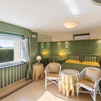 Вилла на первой линии моря/озера в Италии, Палау, 350 кв.м.